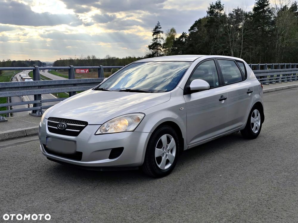 Kia Ceed 1.4 Comfort - 1