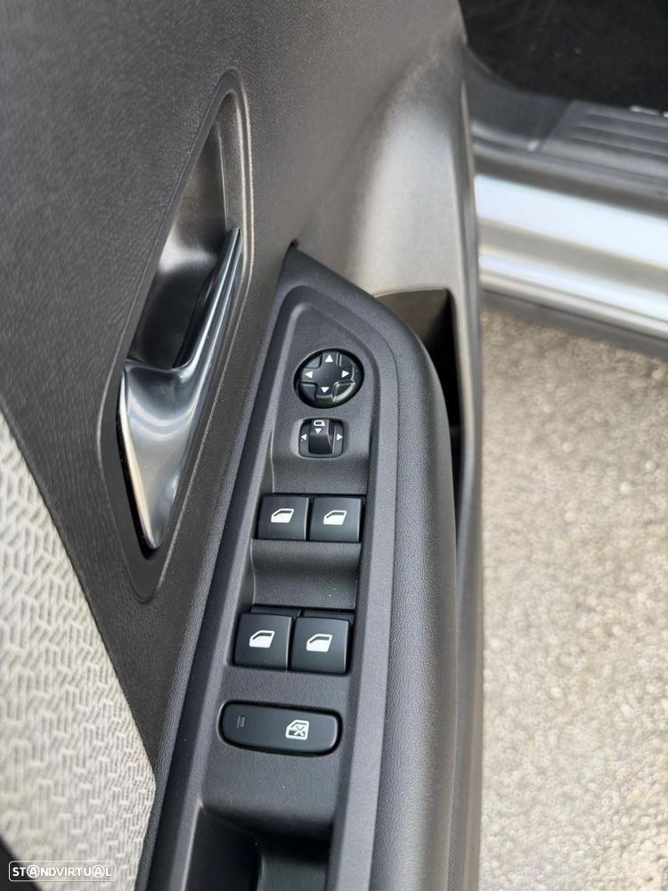 Citroën C4 1.2 PureTech Shine - 17