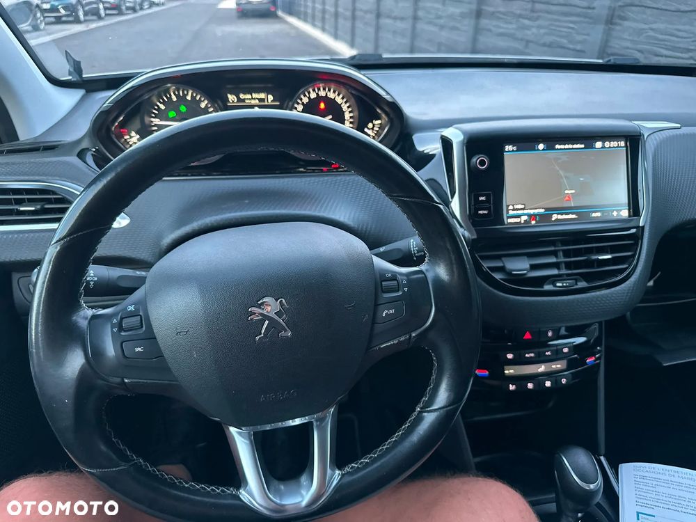 Peugeot 2008 PureTech 110 Stop&Start EAT6 Allure - 17