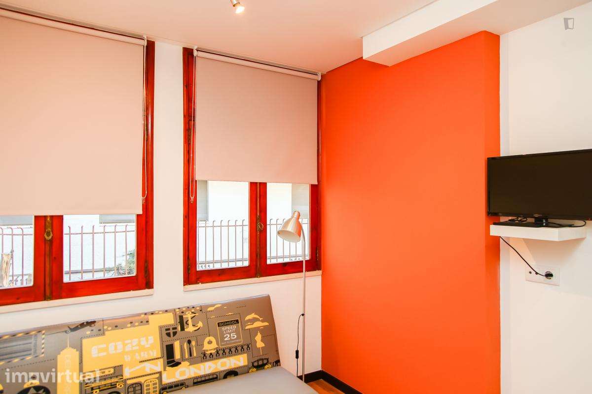 Apartamento com 1 quartos - localizado em  Coimbra - Grande imagem: 2/27