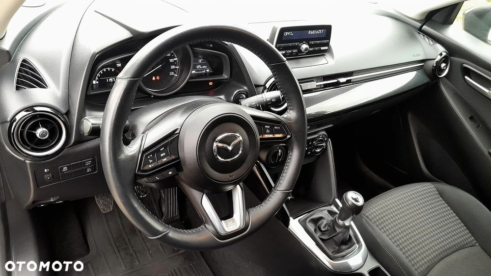 Mazda 2 2017 photo 5