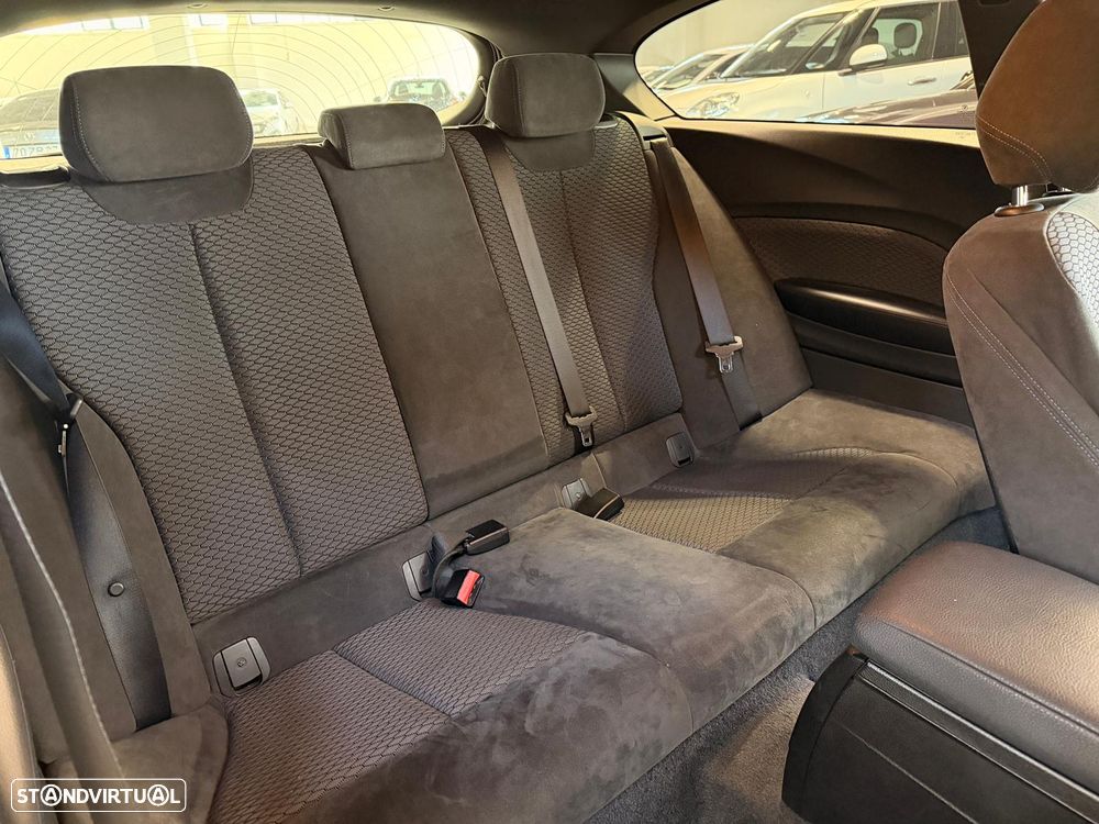 BMW 118 d Pack M - 13