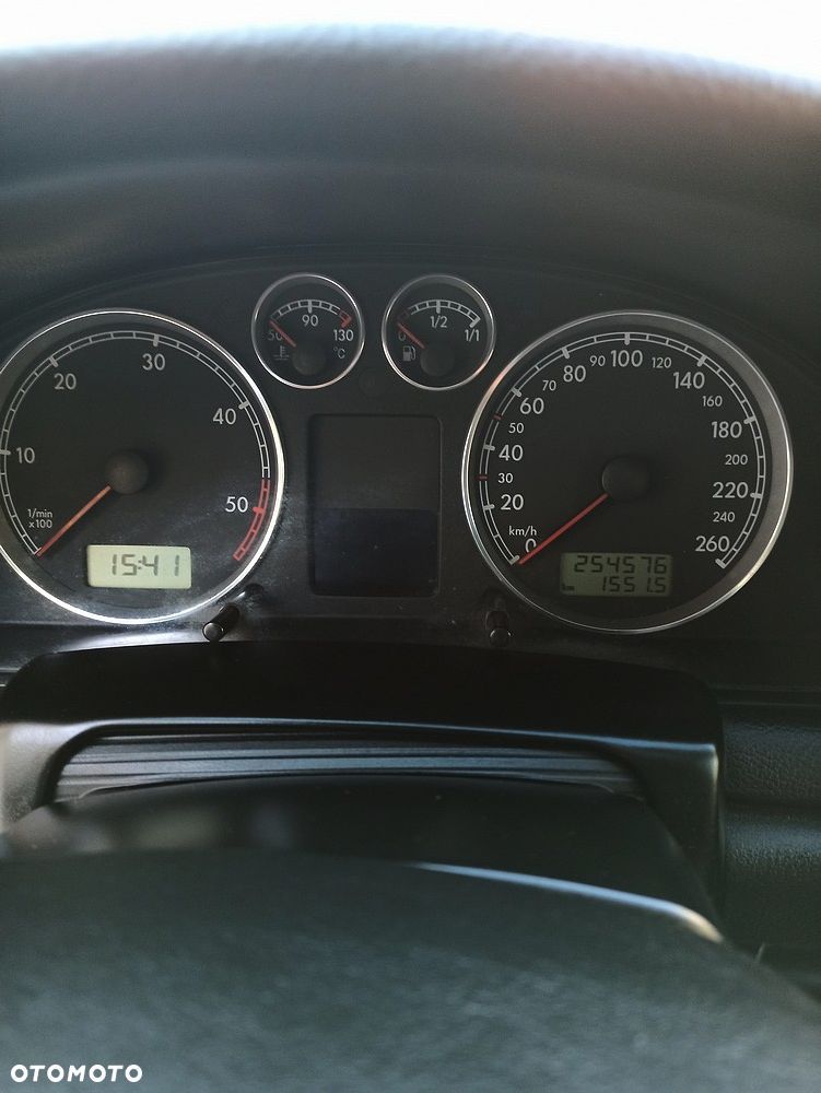 Volkswagen Passat 1.9 TDI Comfortline - 14