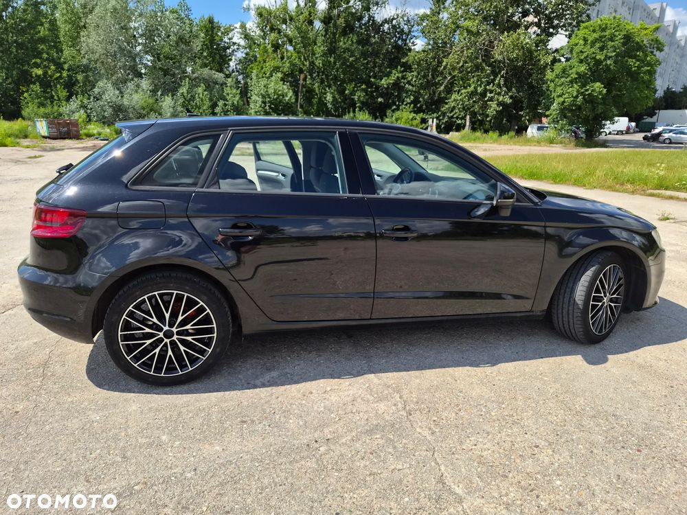 Audi A3 Sportback 1.6 TDI Attraction - 8