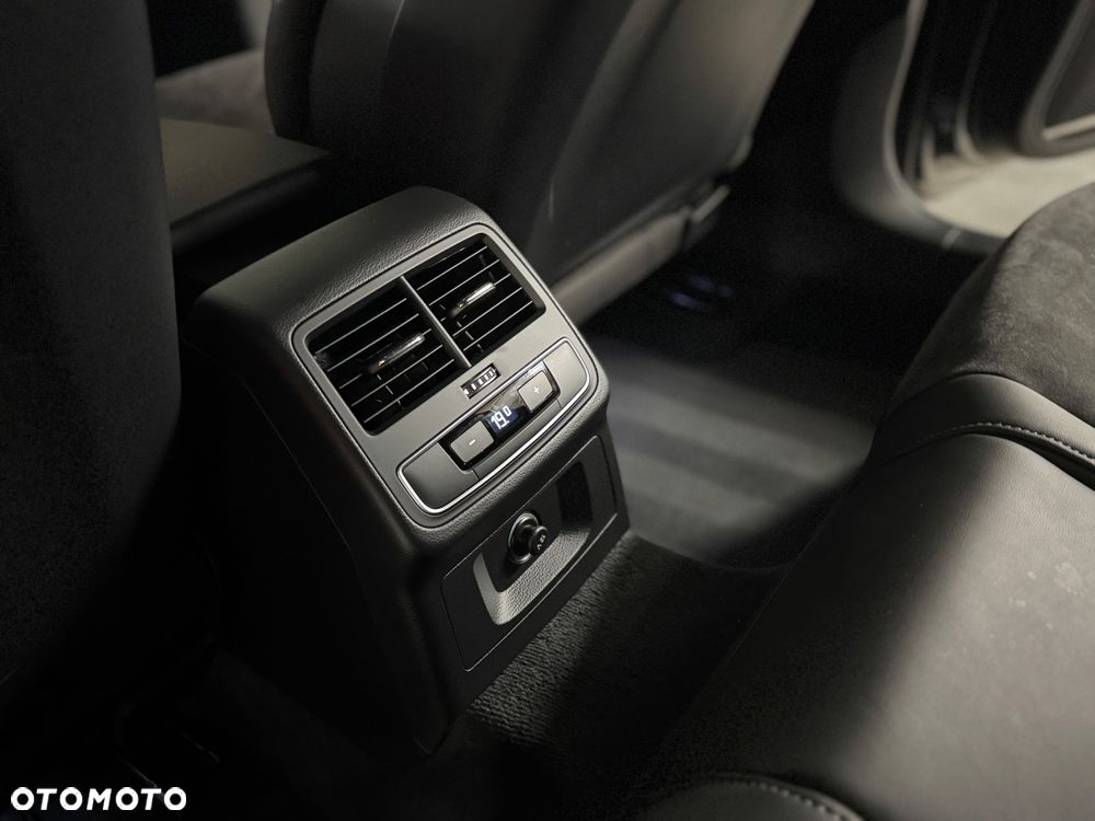 Audi A4 Avant 40 TDI quattro S tronic S line - 25