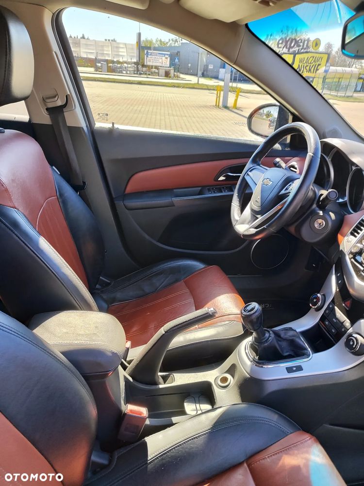 Chevrolet Cruze 2.0 LS - 13