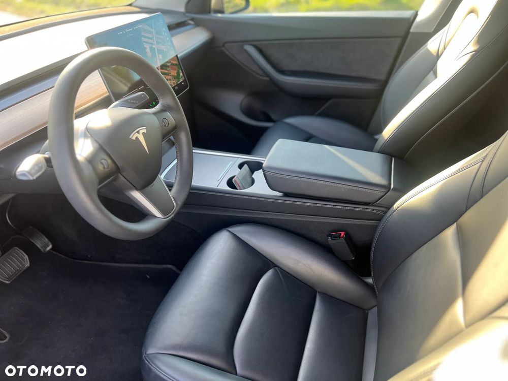 Tesla Model Y Long Range Dual Motor AWD - 15