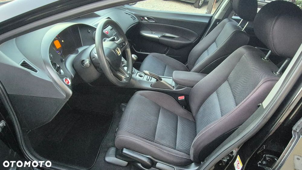 Honda Civic 1.4 i-VTEC Comfort Black Edition - 18