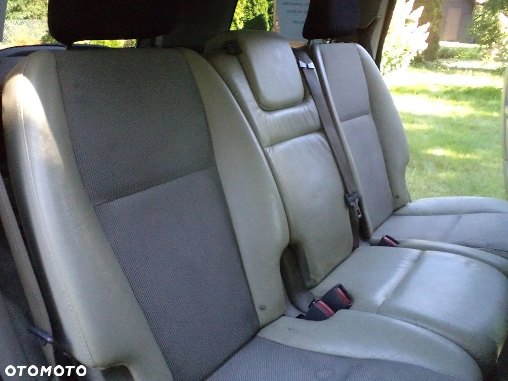 Volvo XC 90 2.4 D5 - 7