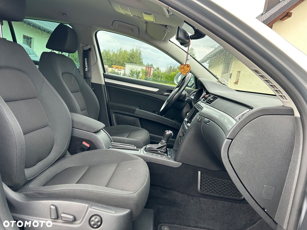 Skoda Superb 2.0 TDI Ambition DSG - 27