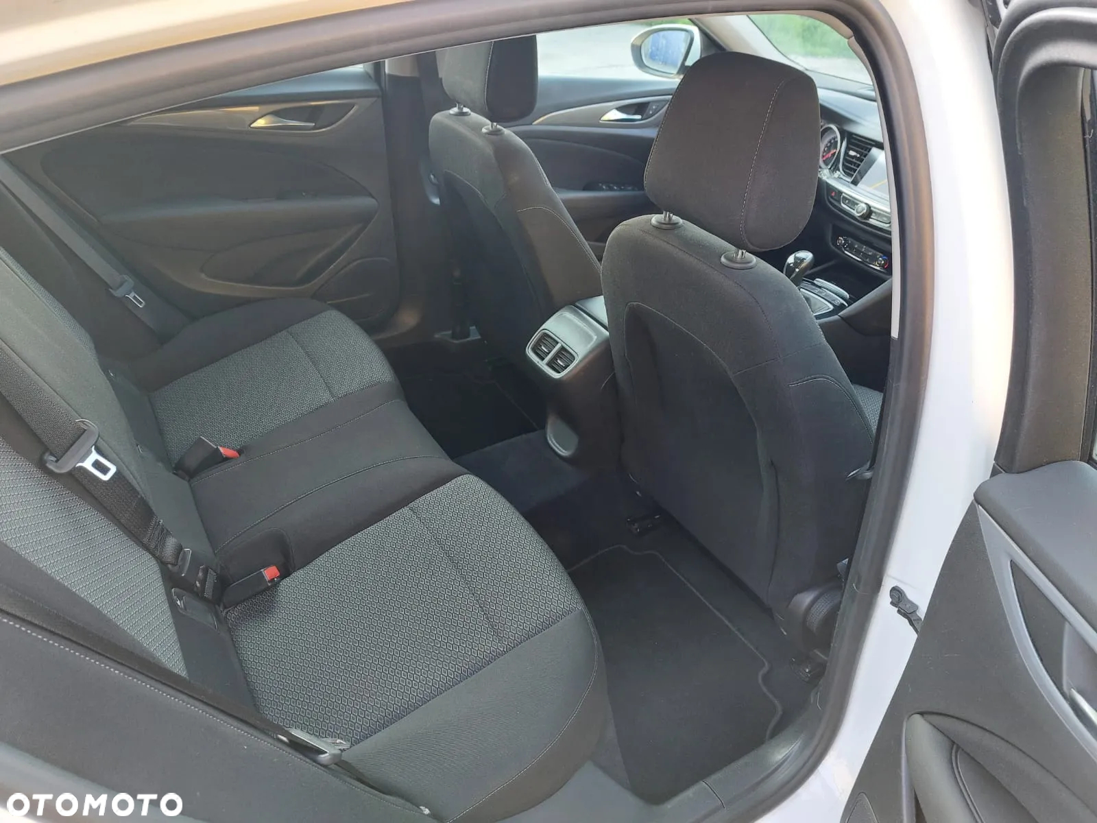 Opel Insignia - 14