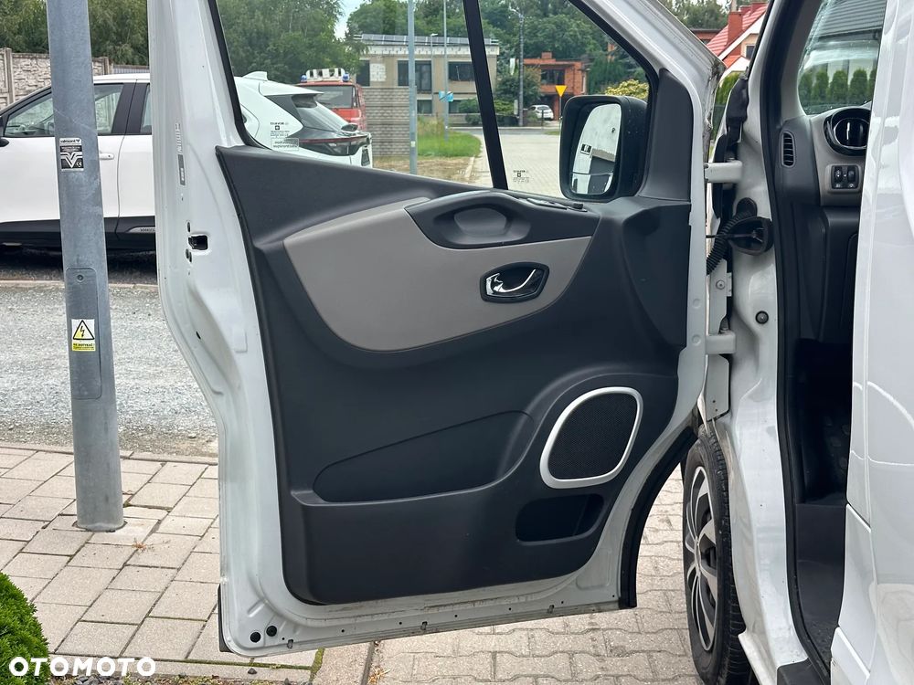 Renault Trafic - 16