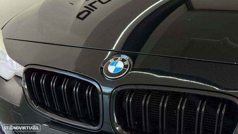 BMW 318 d Auto Line Sport - 12