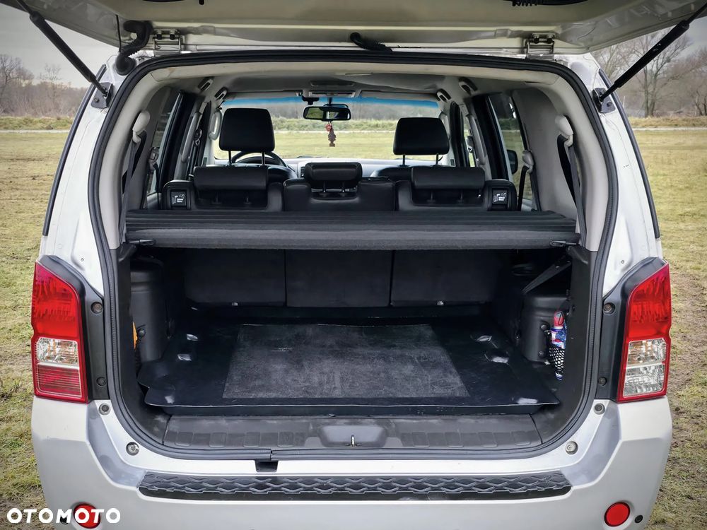 Nissan Pathfinder - 22