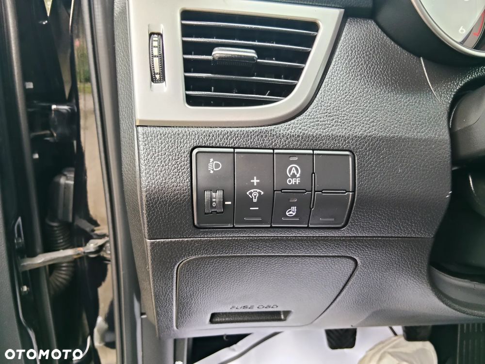 Hyundai i30 i30cw 1.6 CRDi Fifa World Cup Edition - 35