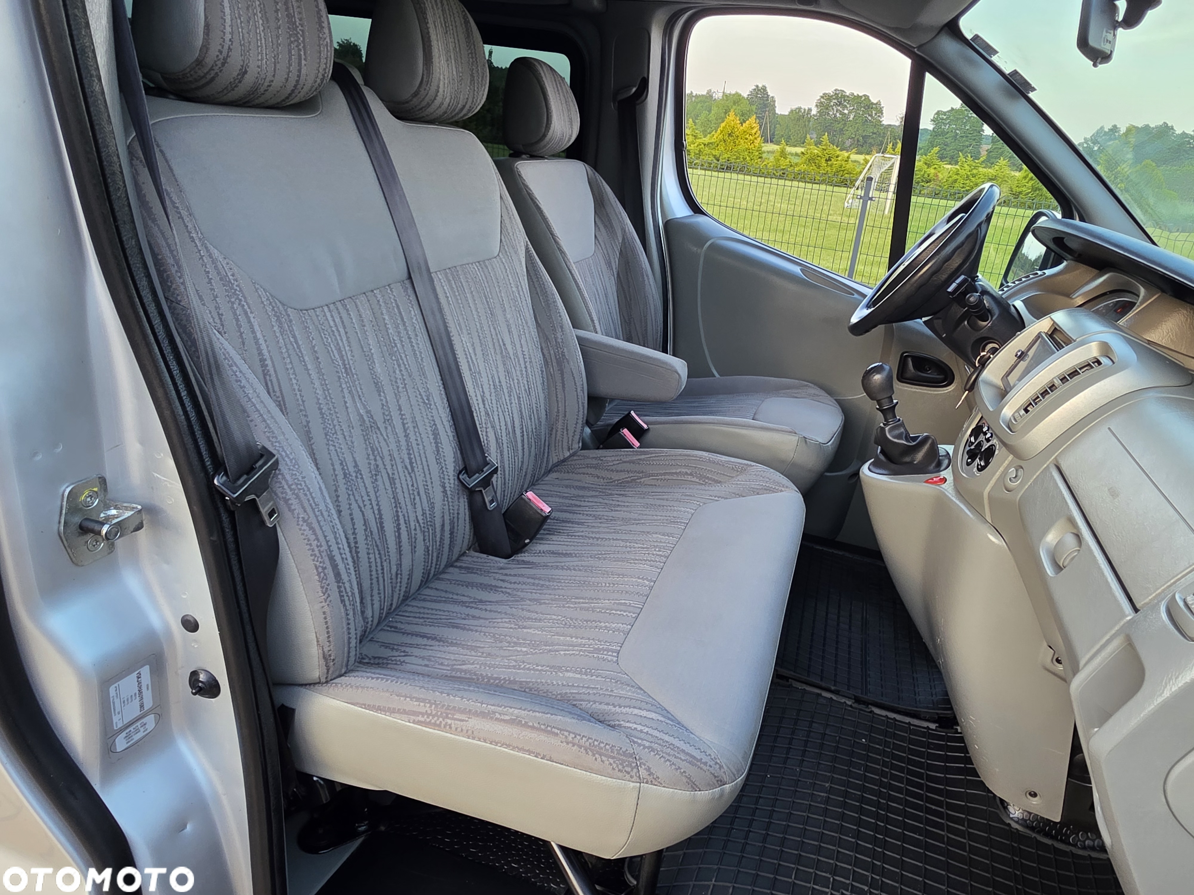 Renault Trafic 2.0 dCi 115 Combi L1H1 teilverglast - 17