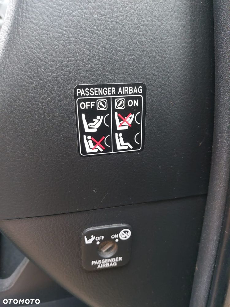 Toyota RAV4 2.0 VVT-i Premium - 32