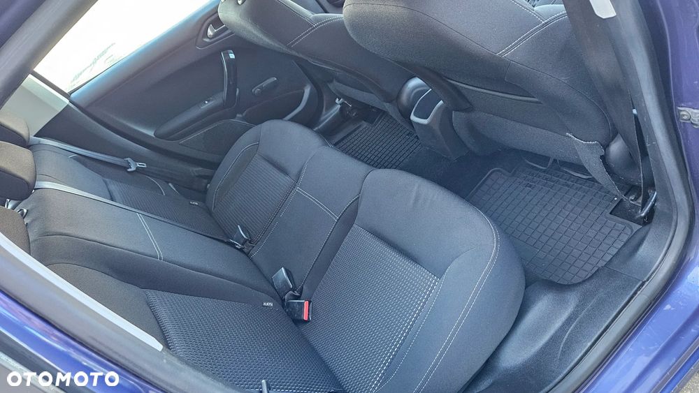 Peugeot 208 1.6 e-HDi Allure STT - 4