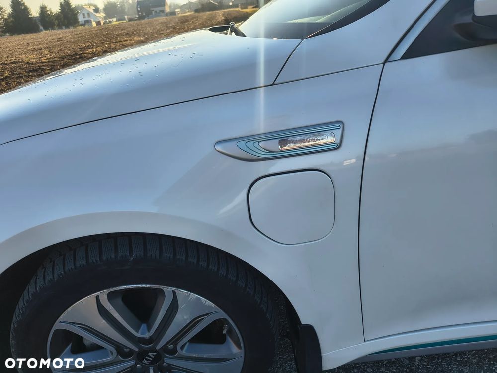 Kia Optima Plug-in Hybrid - 11