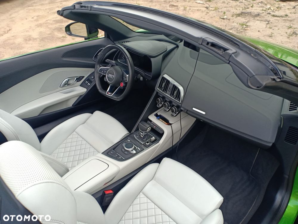 Audi R8 Spyder V10 RWD Performance - 7