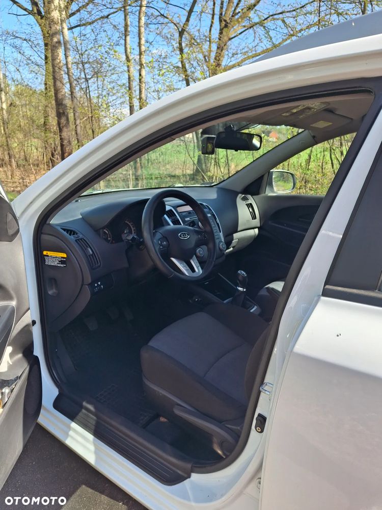 Kia Ceed 1.6 Crdi Comfort + - 6