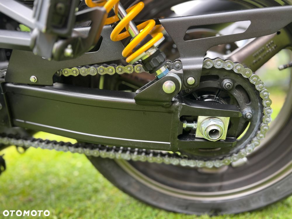 Yamaha XJR - 7