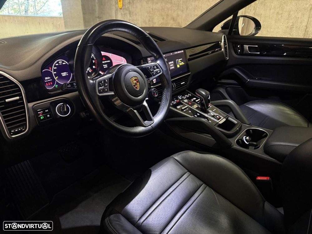 Porsche Cayenne Coupé E-Hybrid - 17
