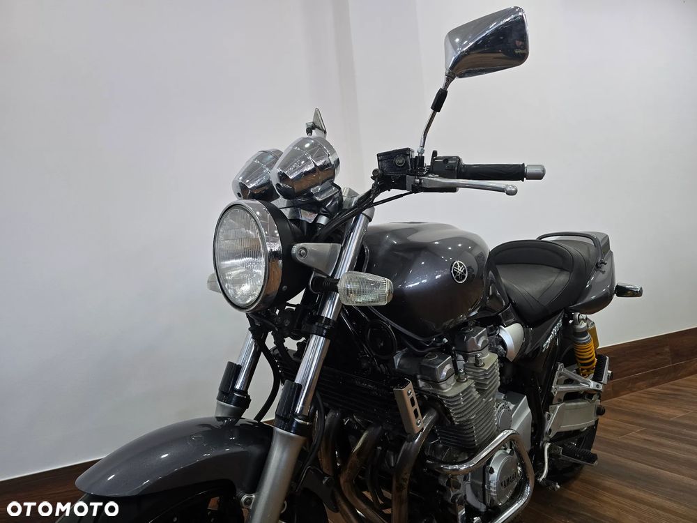 Yamaha XJR - 5