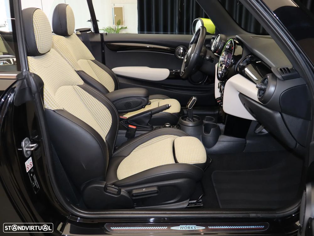MINI Cabrio Cooper Aut. JCW - 23
