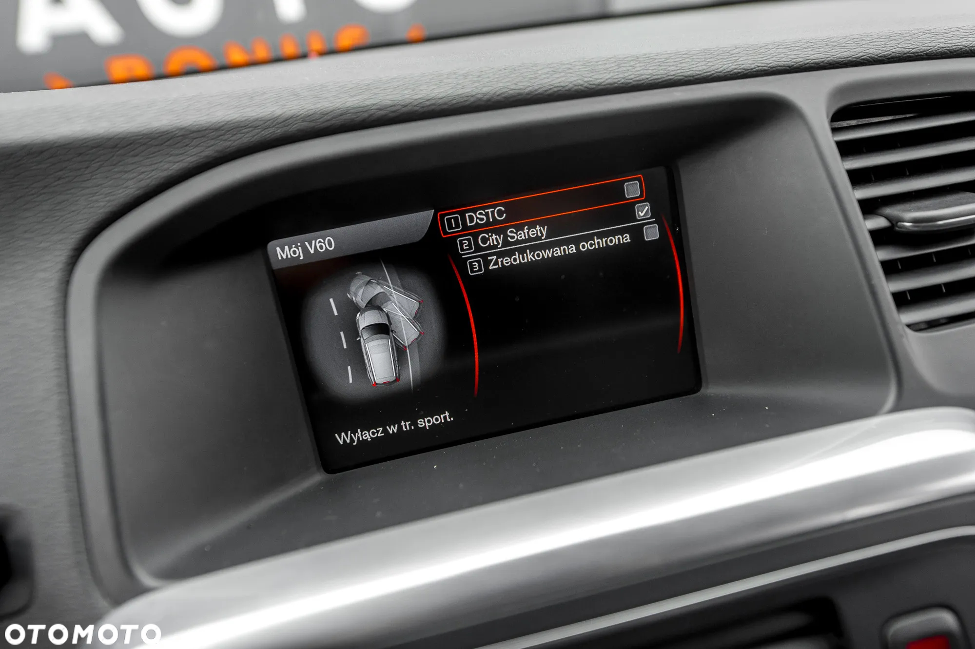Volvo V60 D4 AWD - 30