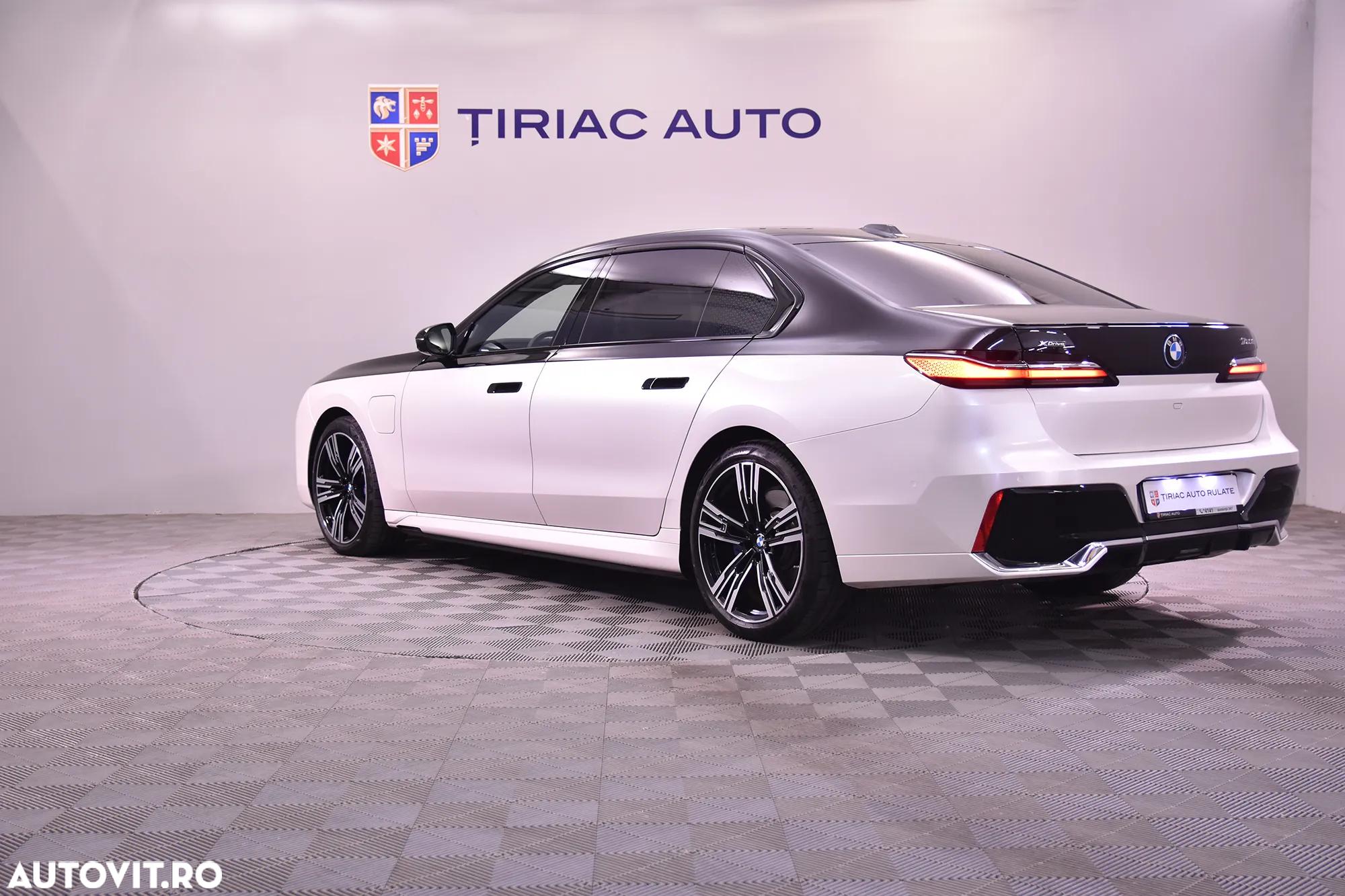 BMW Seria 7 750e xDrive AT PHEV - 3