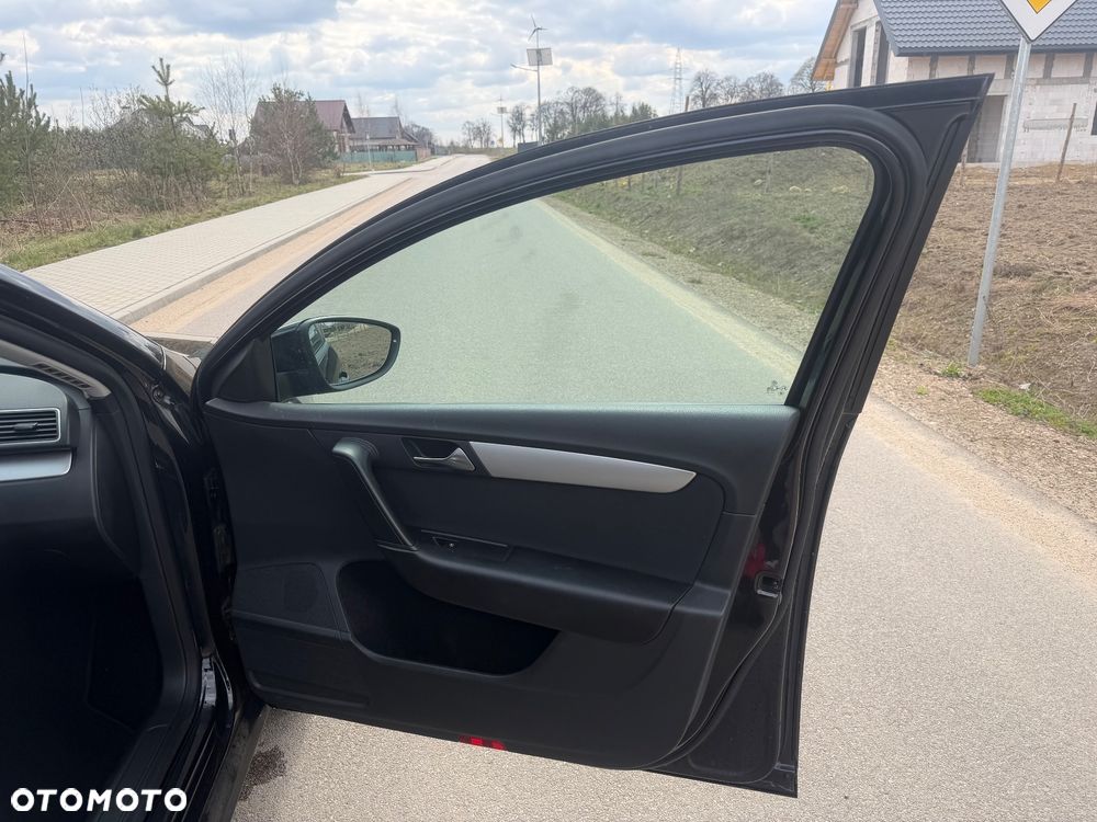 Volkswagen Passat 1.6 TDI BlueMotion Technology Trendline - 31