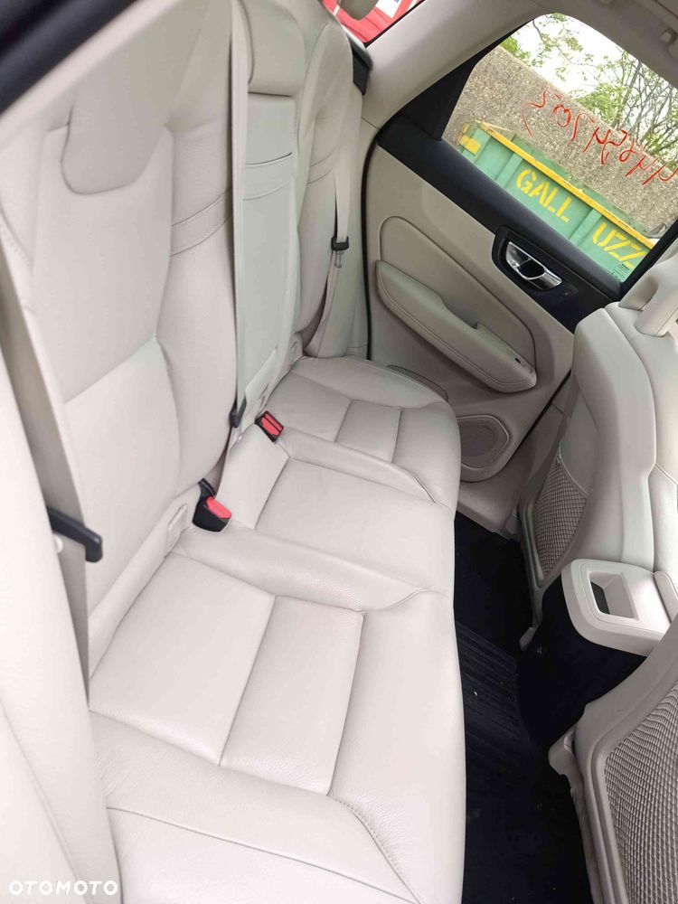 Volvo XC 60 T5 AWD Geartronic Momentum - 30