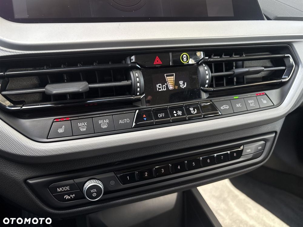 BMW Seria 1 118i - 15