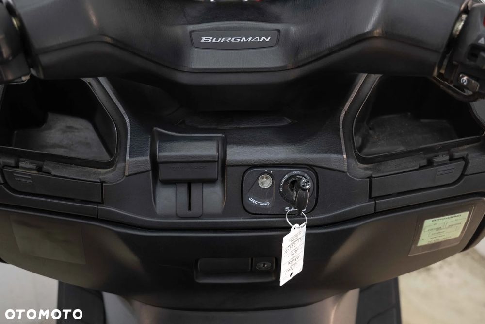 Suzuki Burgman - 24