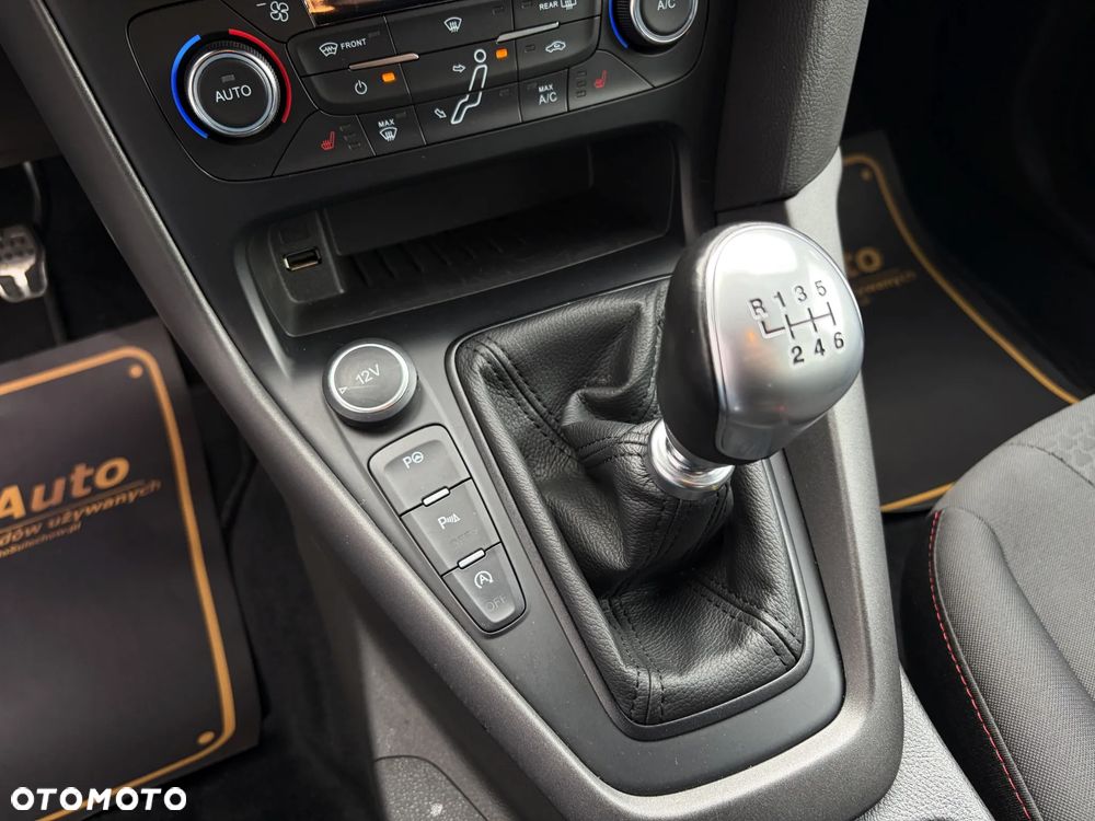 Ford Focus 1.5 EcoBoost STart-Stopp-System ST-LINE - 32