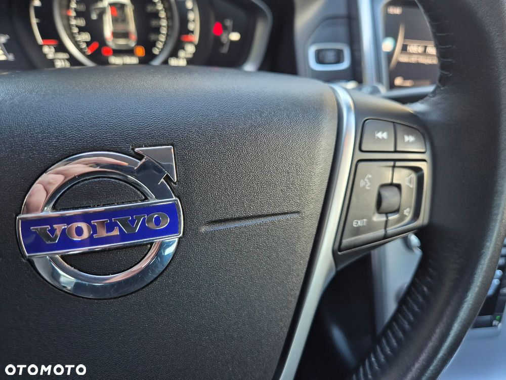 Volvo XC 60 D3 Drive-E Momentum - 23