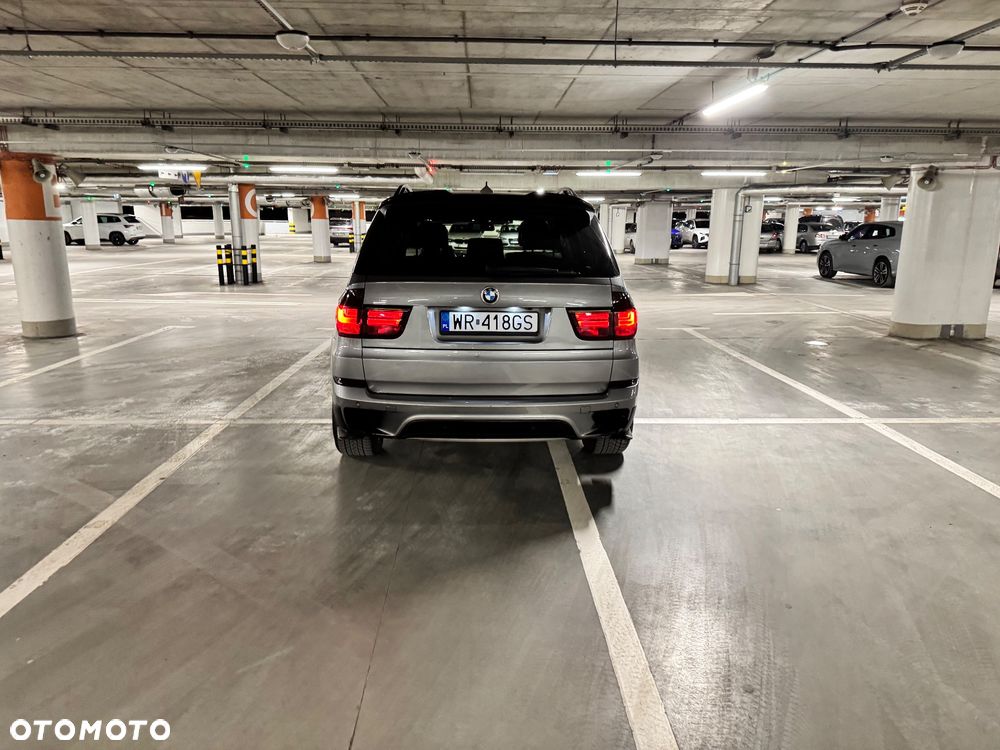 BMW X5 5.0i xDrive - 9