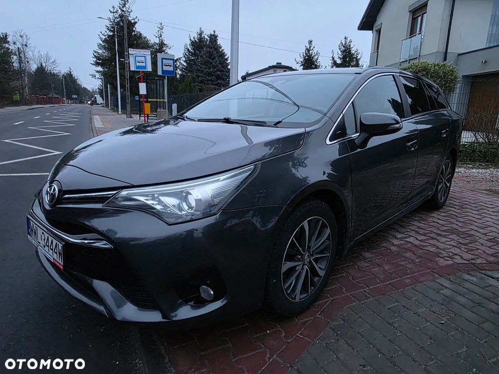 Toyota Avensis 2.0 D-4D Premium - 1