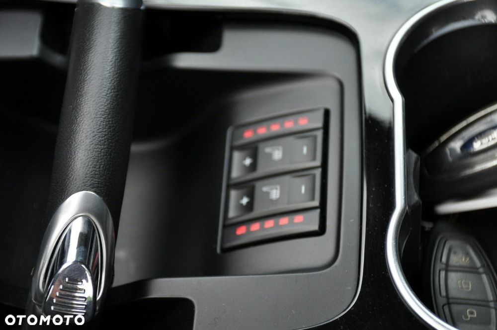 Ford S-Max - 33