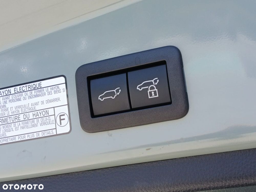 Toyota Corolla Cross 2.0 Hybrid Style AWD - 36