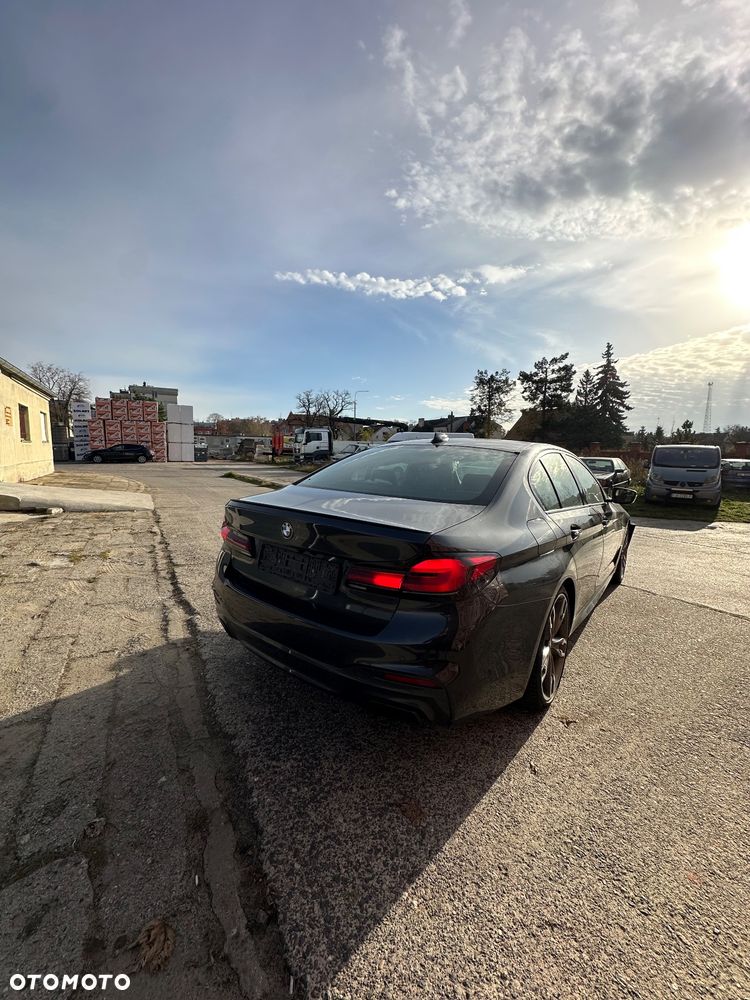 BMW Seria 5 M550i xDrive sport - 18