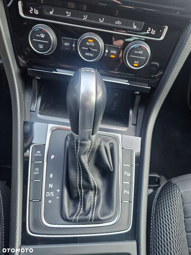 Volkswagen Golf 1.4 TSI BlueMotion Technology DSG Cup - 27