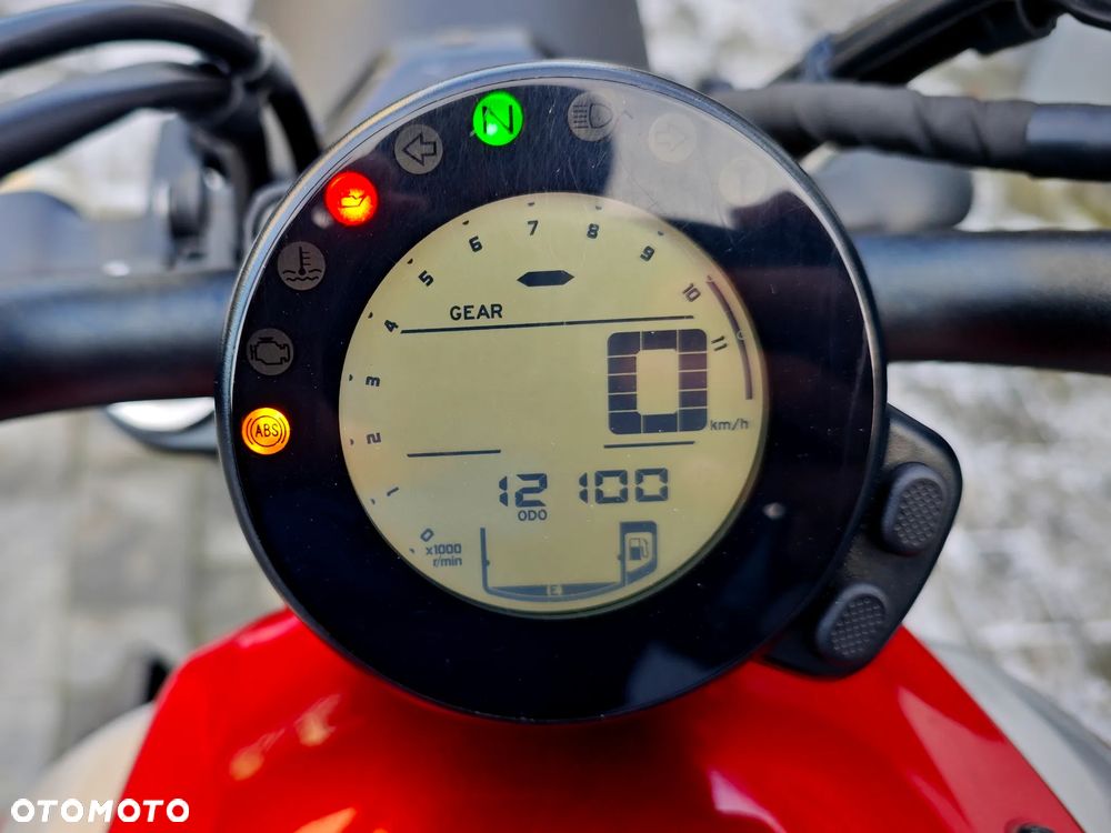 Yamaha XSR - 8