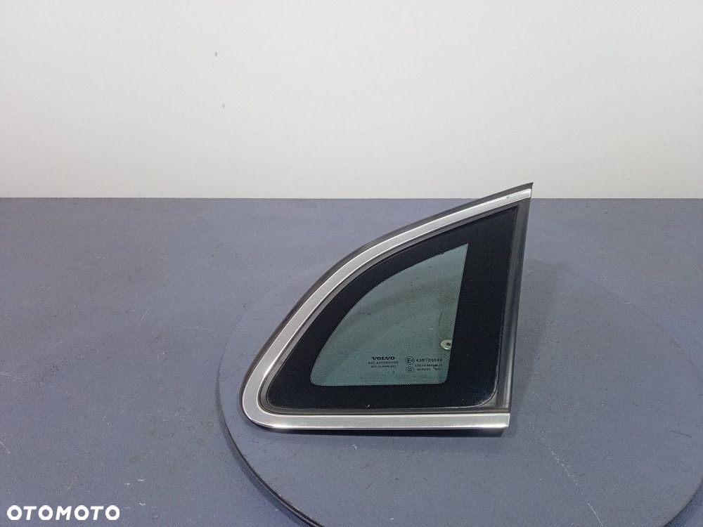 VOLVO V40 II SZYBA KAROSERYJNA TYŁ PRAWA TYLNA - 1