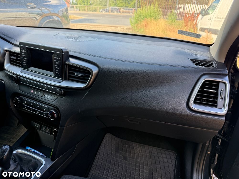 Kia Ceed 1.4 M - 11