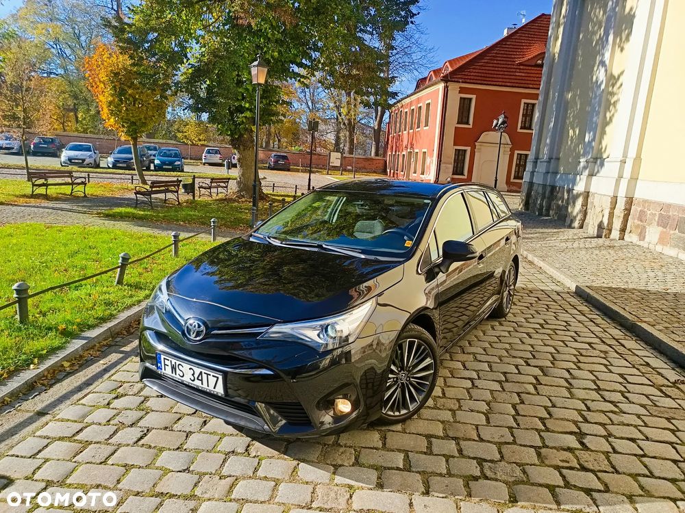 Toyota Avensis 1.8 Premium - 15
