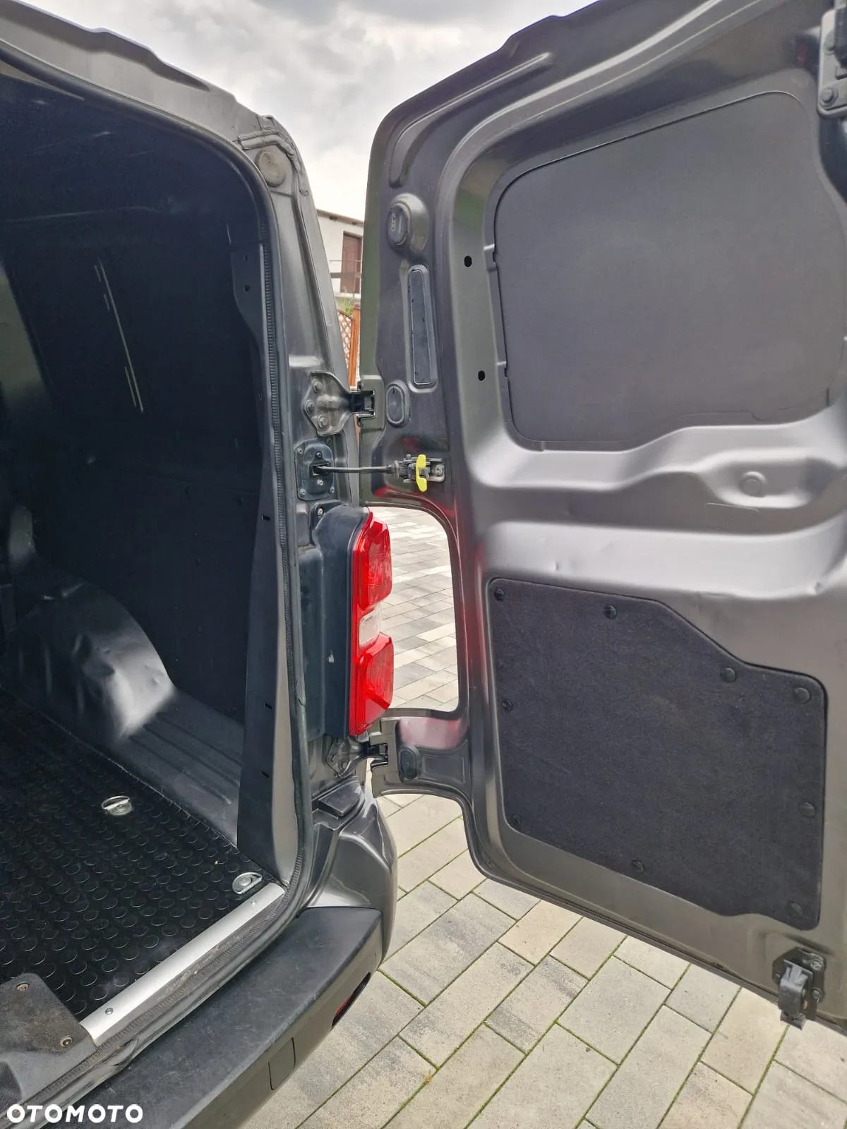Opel Vivaro 2.0 CDTI Long 3,1t Enjoy (bryg.) - 13