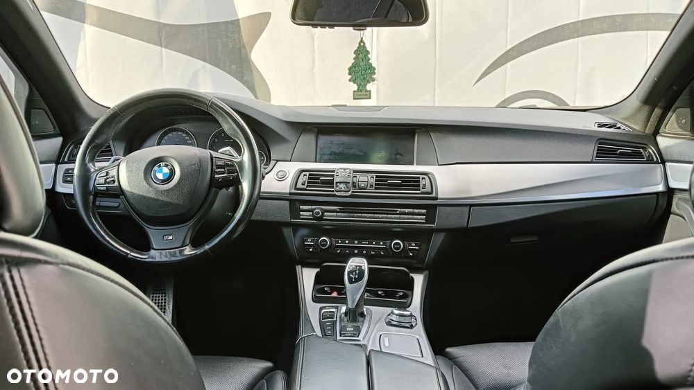 BMW Seria 5 550i xDrive - 21