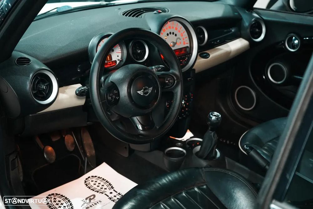 MINI 3 Portas Cooper D - 11